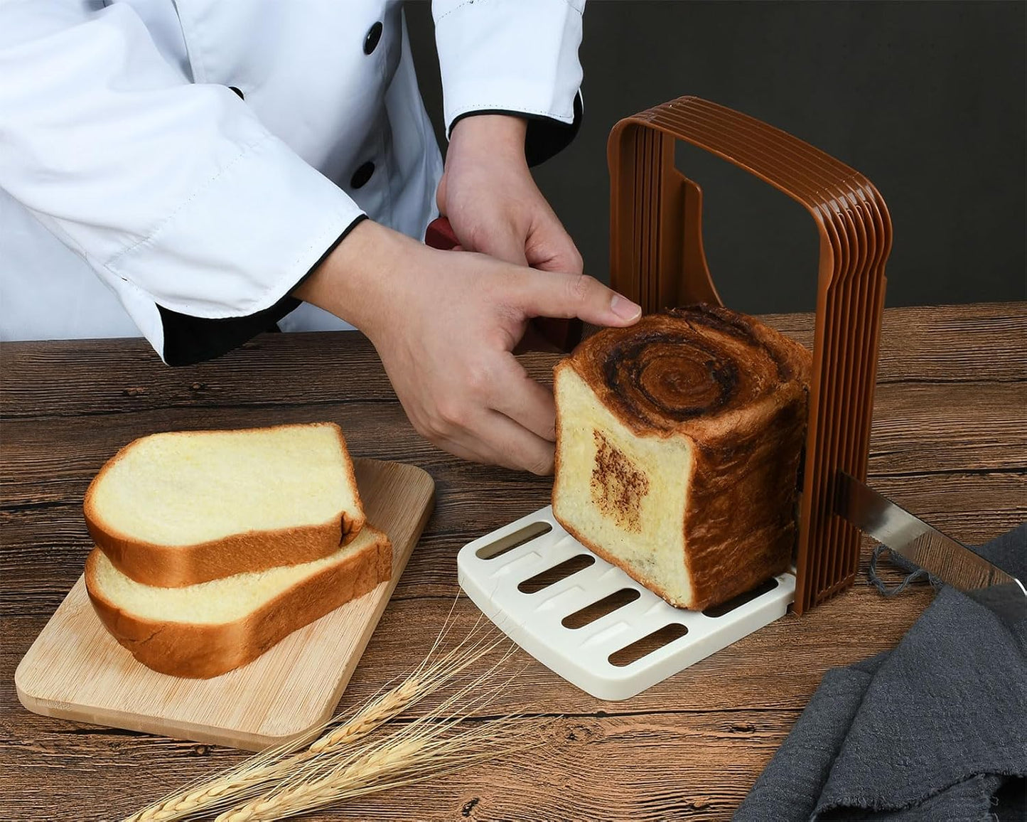 Adjustable Bread Slicer – Plastic Toast Cutting Guide with 4 Slice Thickness Options, Non-Slip Base, Kitchen Baking Tool for Even Slices